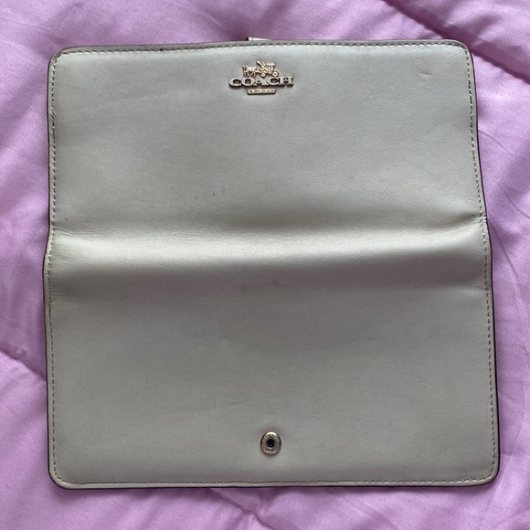 Cream Coach wallet 🤍 - Picture 4 of 9